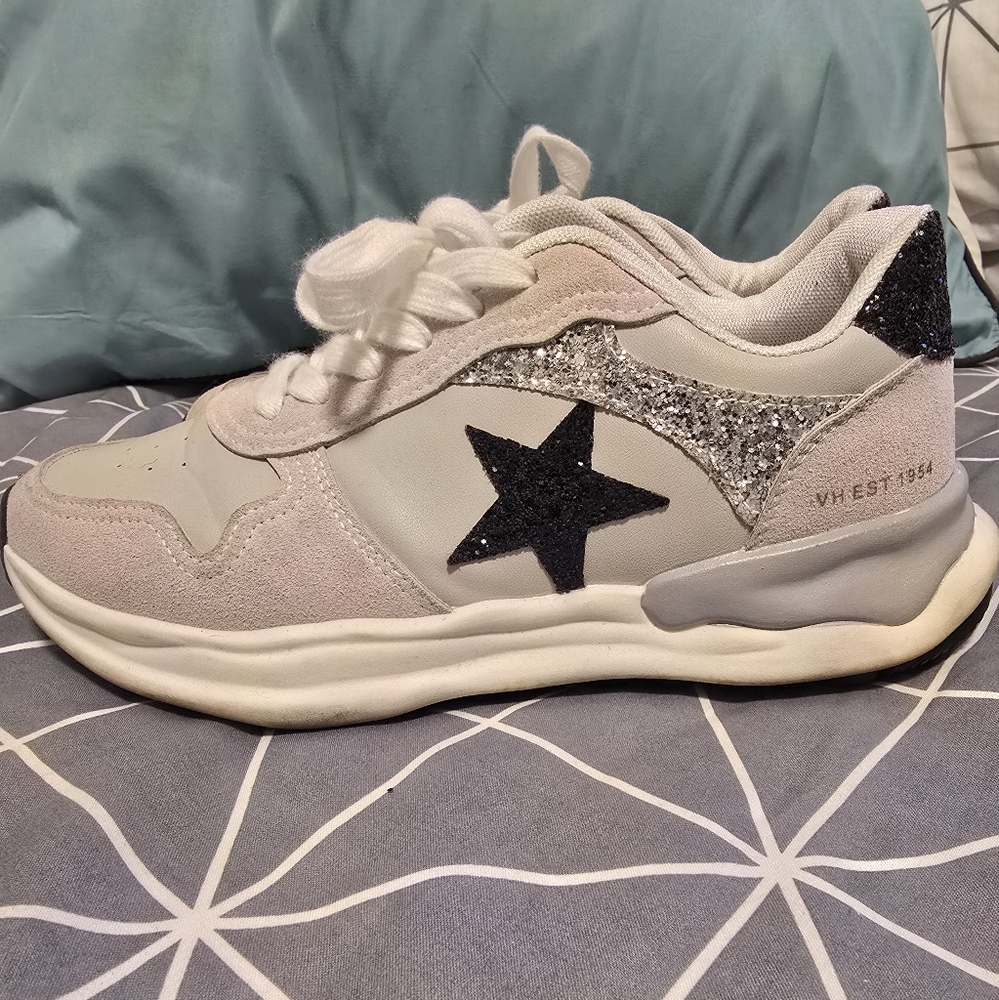 Running shoes